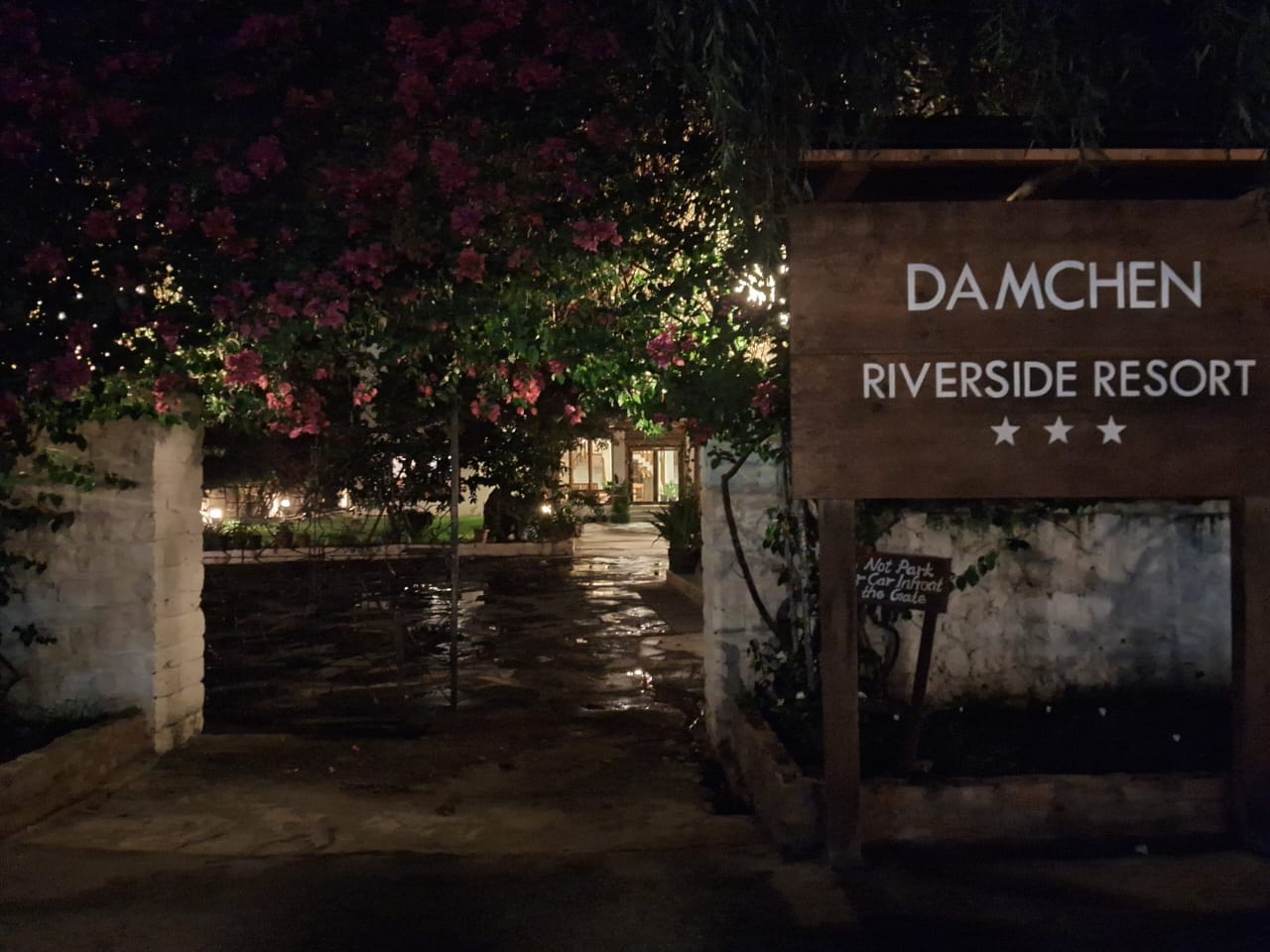 Damchen Riverside Resort